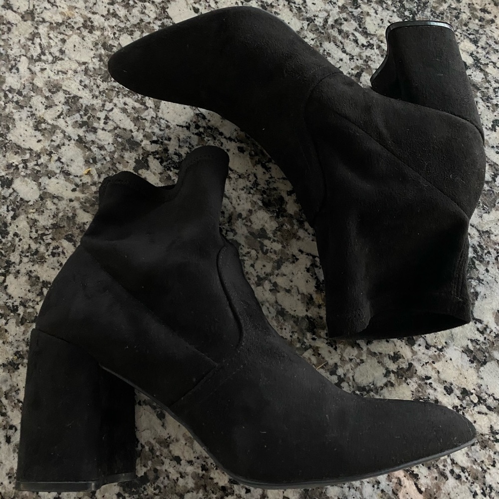 Cute Qupid Black Velvet Ankle Boots